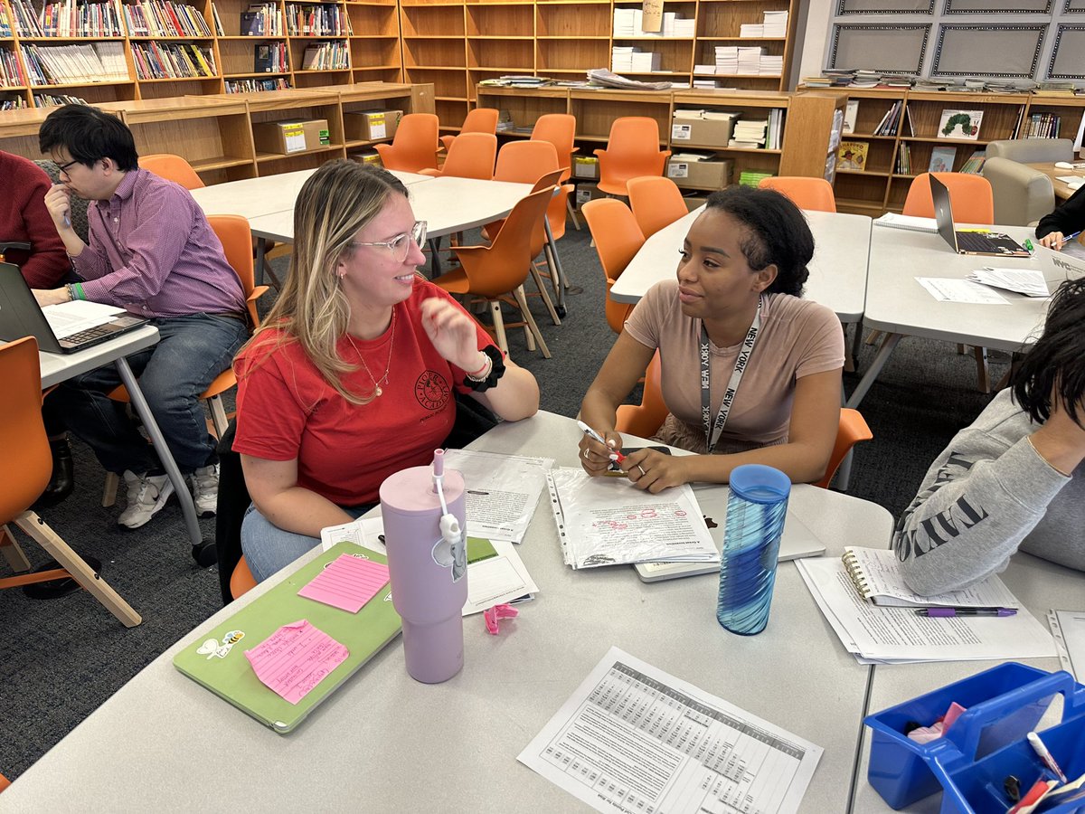 LiteracyRocco's tweet photo. Great day with educators at Pioneer Academy unpacking Shift 4: Explicit Fluency Instruction using @HMHCo spelling sorts &amp; fluency passages along with @NYCSchools passage reading protocol! 🎉 We also had a visit from scholars celebrating twin day! @NYC_District24 @QCarolyneQ1 https://t.co/XiYbs7TaSe