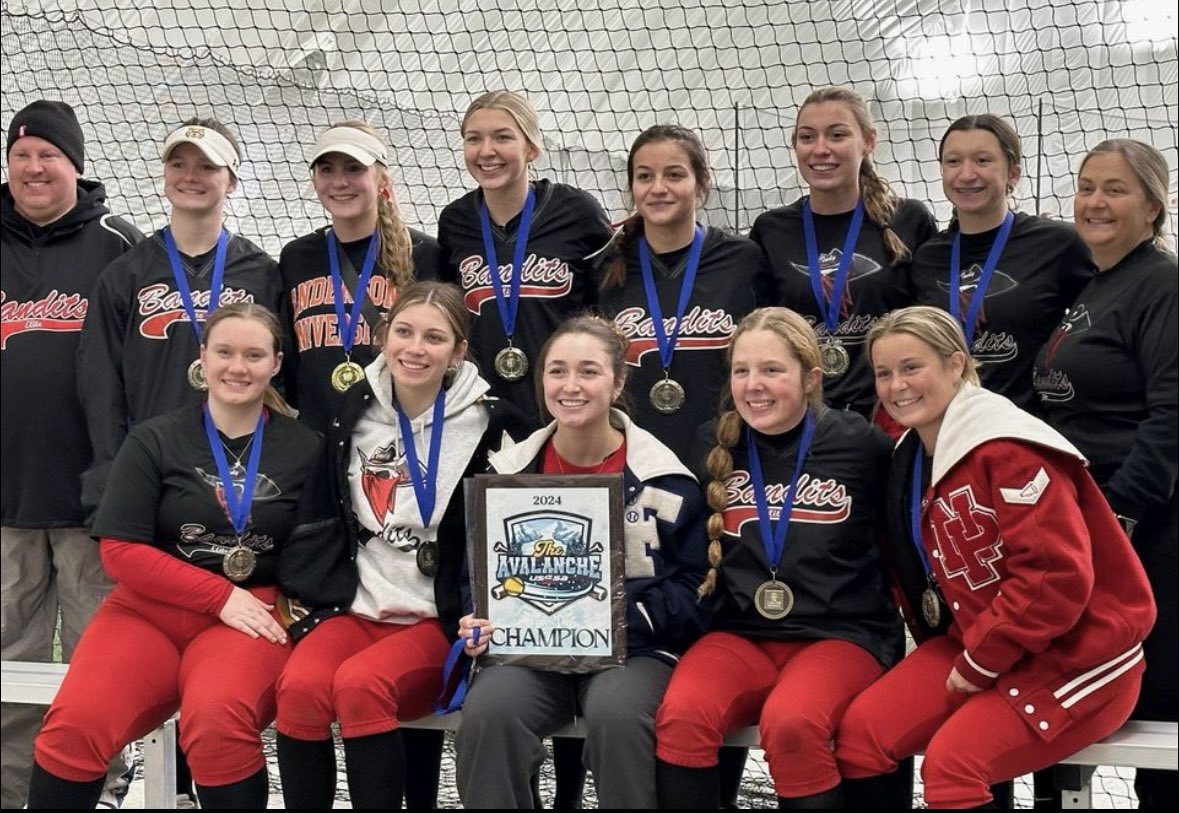 banditselite's tweet photo. Bandits took to Ft Wayne this weekend for a little indoor ball. Going 4-0 for the weekend and Tournament Champion’s. This group was resilient all weekend and got some quality reps in. Always a great weekend when the team gets together! https://t.co/kPGpFMxdGB