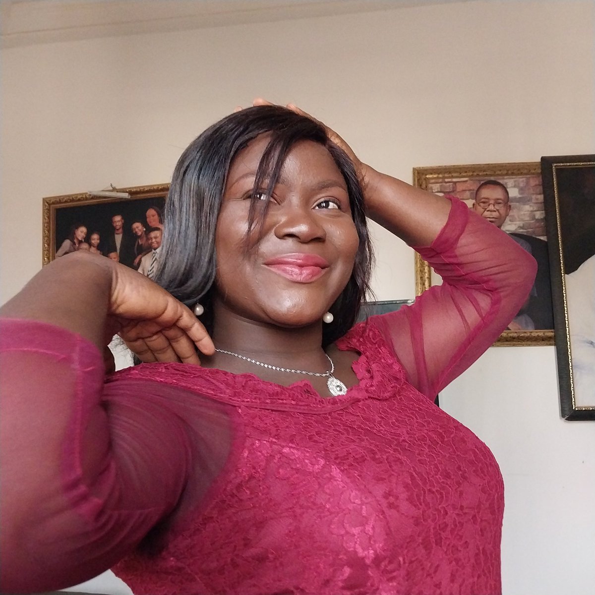 DuchessLizzy2's tweet photo. Hey, girls, when was the last time you checked your breast for lumps? I am a #BreastCancer fighter. The battle is tortuous. Examine your breast as frequently as you can to prevent complications. My sincere advice. @Ihotungbede @bellanaija @BCRFcure @CancerParcel @_Debbie_OA https://t.co/RSF1WKJOwJ