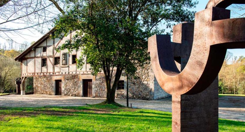 DoloresRomero_'s tweet photo. #IMPChillida la singularidad del artista… Maravilloso su #Leku https://t.co/dYYLO844GI