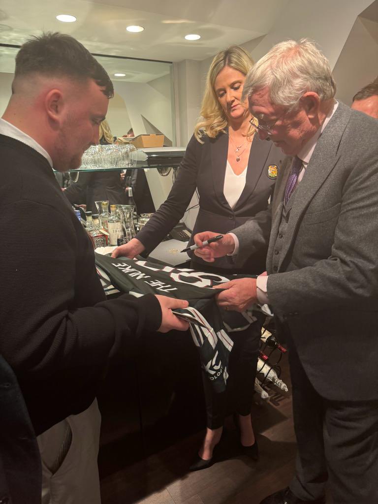 Thanks <a href="/ManUtd/">Manchester United</a> for today ❤️⚽️ Was great to meet the legend Sir Alex Ferguson 😊