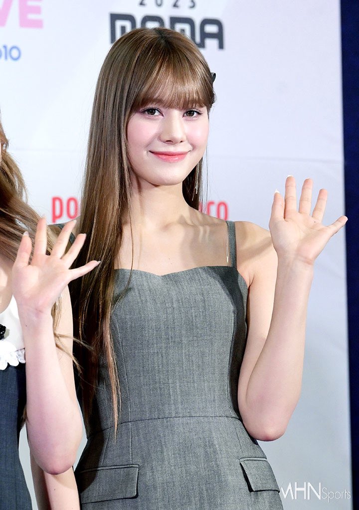ForNiziU2024's tweet photo. @tccandler @Zendaya @Farah_Jefry @NiziU__official @zainab_hassan11 @Stray_Kids @Stray_Kids_JP @StrayKidsGlobal @SB19Official @SB19SIMU @ArnMercurio Thank you for nominating NINA, the maknae of "NiziU"!

#NINA
#NiziU #WithU
#100faces2024 
#TCCandler
@NiziU__official https://t.co/qbA3qEw4Mz