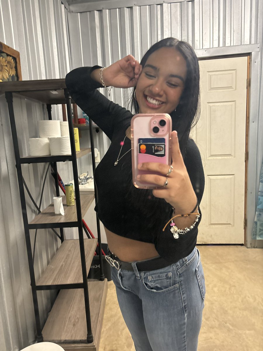 lolkiaraaa's tweet image. #secondsemester 😝