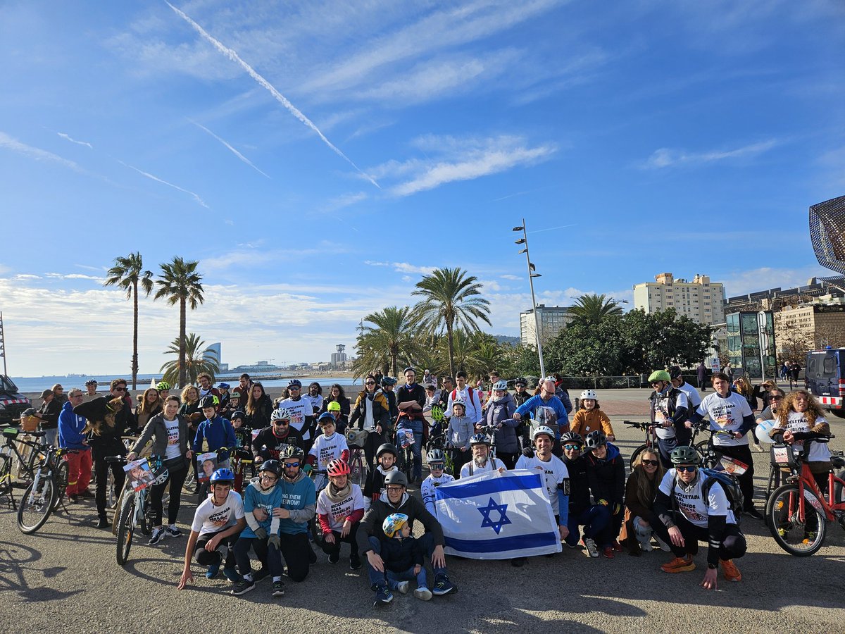 @estadoisrael @davdgoni Y #Barcelona!

#BringThemHomeNow 
#RideToBringThemHomeNow 
🇪🇦🤝🇮🇱💙