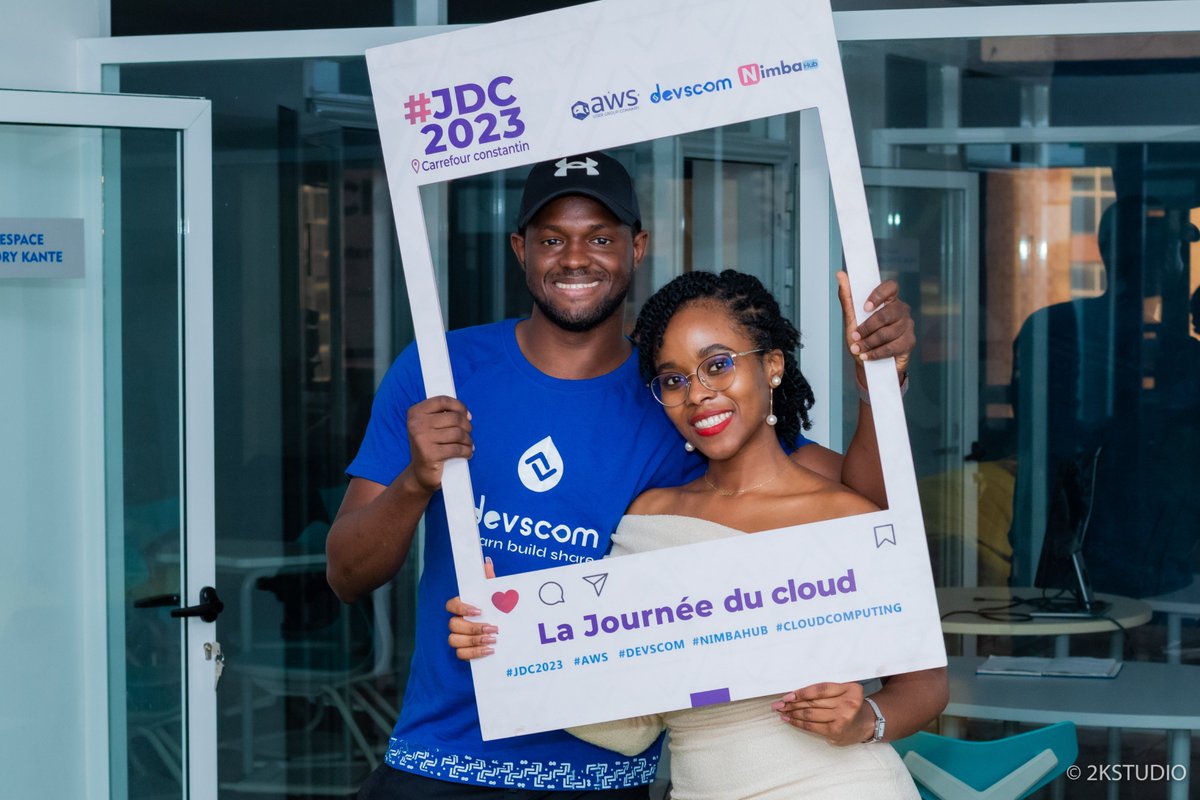 HubNimba's tweet photo. 📌Hier, nous avons vécu une journée exceptionnelle, plongés dans l'univers du Cloud AWS.
🙏Merci à tous ceux qui ont rejoint l'aventure - votre enthousiasme et votre soif d'apprendre sont la preuve que la communauté tech en Guinée est vivante et dynamique !
1/3 https://t.co/QND30F71yR
