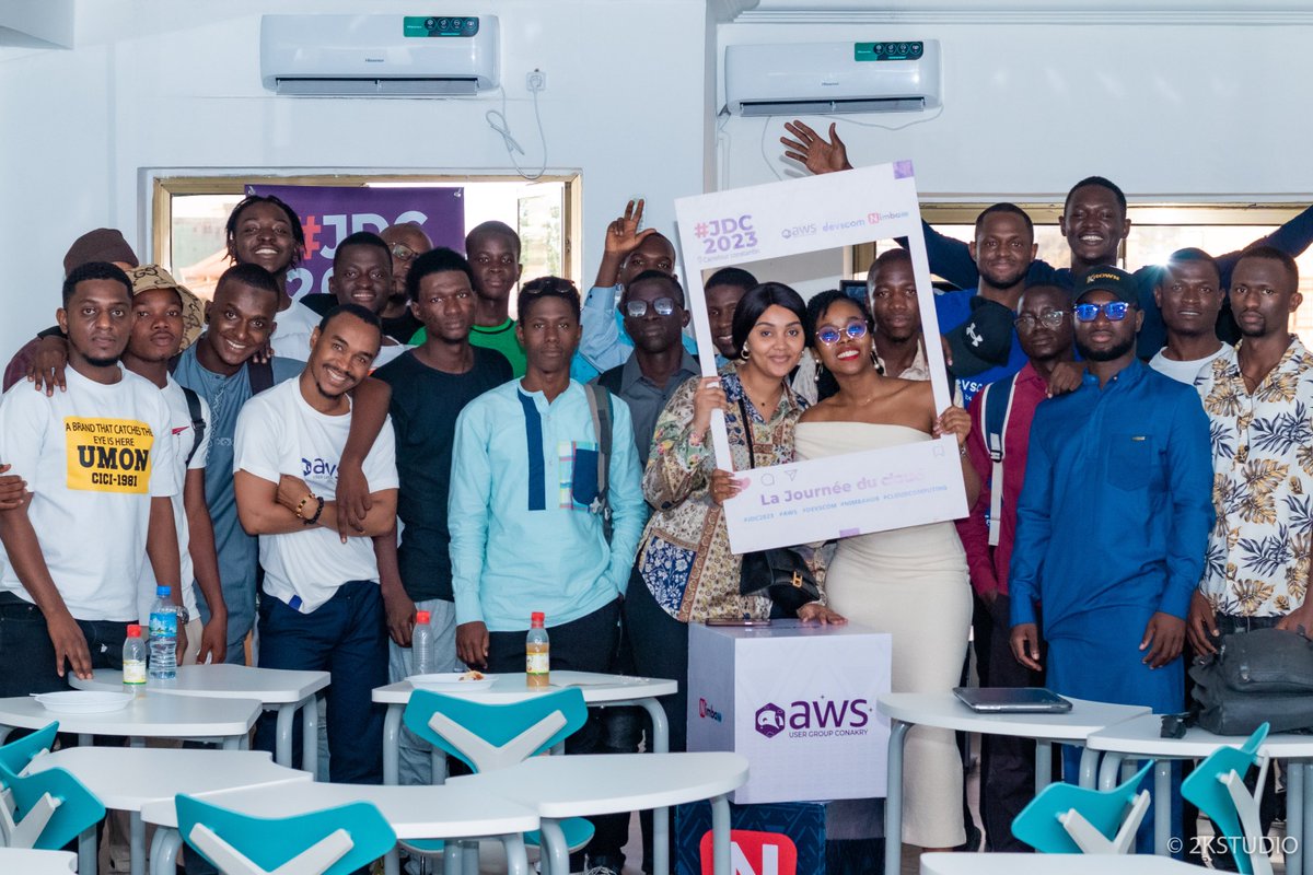 HubNimba's tweet photo. 📌Hier, nous avons vécu une journée exceptionnelle, plongés dans l'univers du Cloud AWS.
🙏Merci à tous ceux qui ont rejoint l'aventure - votre enthousiasme et votre soif d'apprendre sont la preuve que la communauté tech en Guinée est vivante et dynamique !
1/3 https://t.co/QND30F71yR