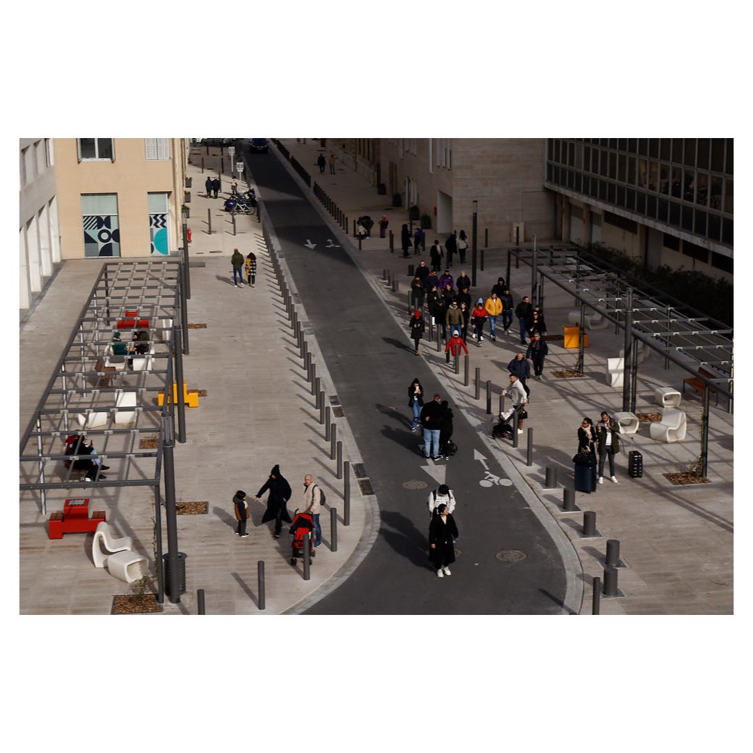Marseille 

#streetphotography #architecturephotography #marseillemaville #marseille #igersmarseille #cheznousamarseille #jeanpaulcotte #photowalk #sunnysunday #wipplay #legoutdesfollowers #grainedephotographe #canonphotography #canon_photos #canonfrance #canonr10
