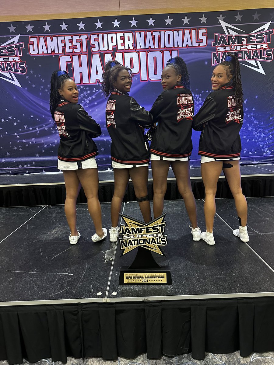 This just happened!!
 #FierceKatz 
#CheerAthletics #FluffAroundAndFindOut