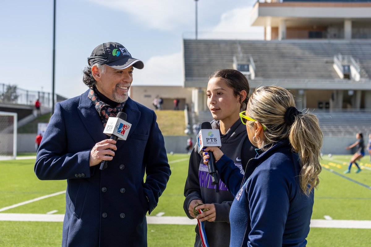 alexrparra's tweet photo. Thank you to @pacomontoya for covering the @i10shootout @katyisdathletics @katyisd capturing great moments of the @soccer_maverick vs @fbahsgirlsoccer and of our @deportesnation @PTSMediaSports coverage Gracias Paco, Gran trabajo. More great photos here: 
https://t.co/njGc0xlIoM https://t.co/P8oQrqBn53