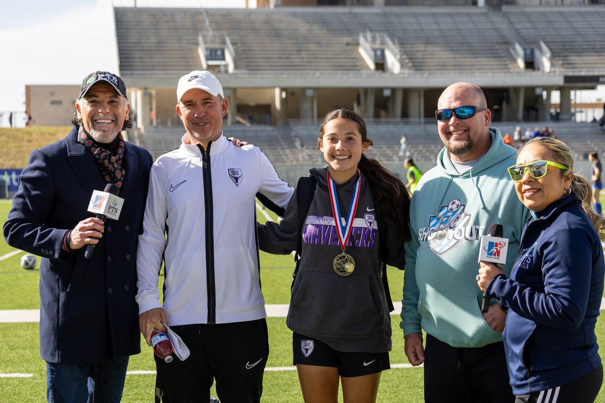 alexrparra's tweet photo. Thank you to @pacomontoya for covering the @i10shootout @katyisdathletics @katyisd capturing great moments of the @soccer_maverick vs @fbahsgirlsoccer and of our @deportesnation @PTSMediaSports coverage Gracias Paco, Gran trabajo. More great photos here: 
https://t.co/njGc0xlIoM https://t.co/P8oQrqBn53
