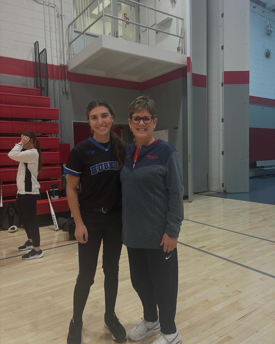 AveryStuart31's tweet photo. Thank you so much Coach Bryant, Coach @CoachSBagwell, and Coach @kuchta_sabrina for a great experience at the @StonyBrookSB camp. It was awesome learning from you all and I am looking forward to coming back!
@EStateHuskies 
@ESHuskiesLI16U https://t.co/8oKfiC94K5