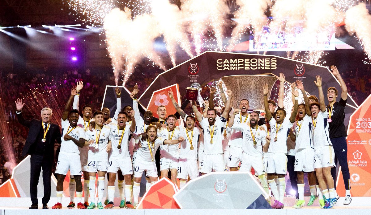 shibil___i's tweet photo. Real Madrid lift their 13th Spanish Super Cup 🤩🤍

#HalaMadrid #RealMadrid https://t.co/F83kTE1Nvj