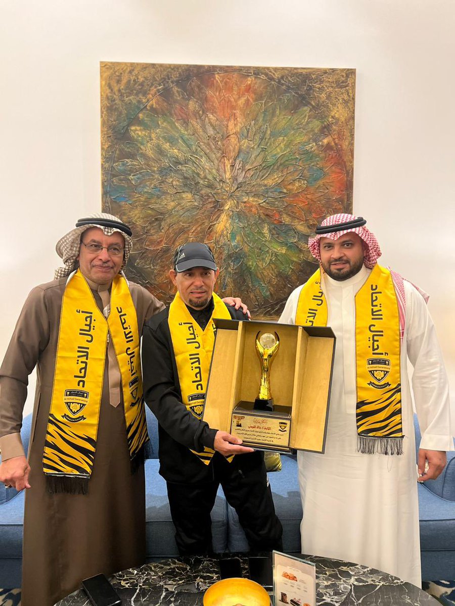 خالد القروني tweet media