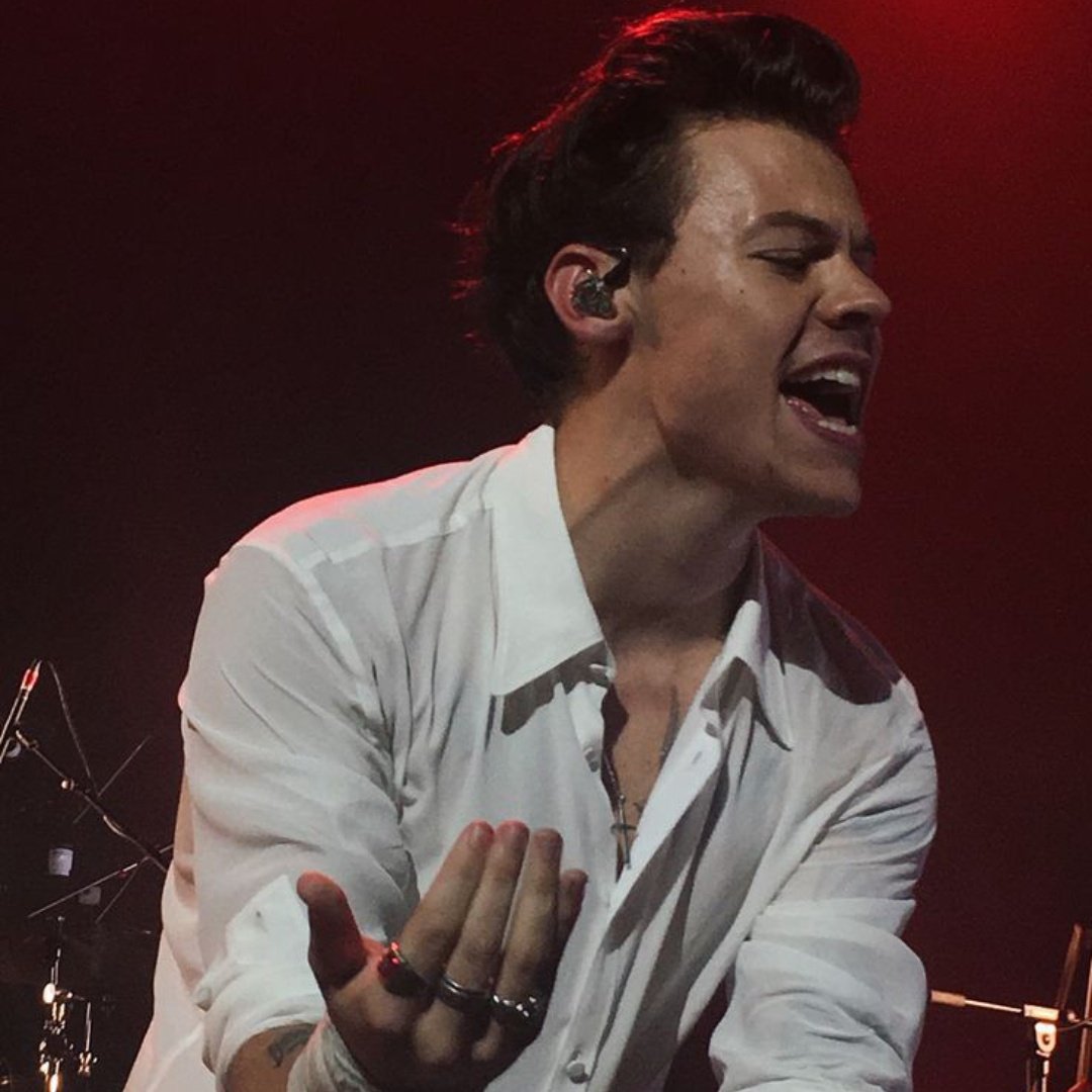 redforcam's tweet photo. Au Larry🔞| Small Talk
Donde H'arry le escribe al cantante que ganó el top al más pijudo.
o
Donde L'ouis ve que su cantante favorito le mandó dm y lo primero que piensa es que le pedirá una collab. https://t.co/NI5Mm6kFFW