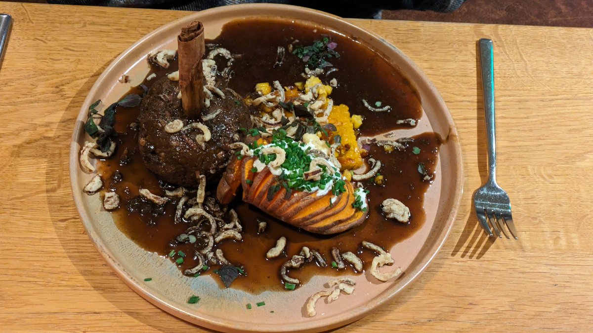 ⓋeganOliⓋe tweet media