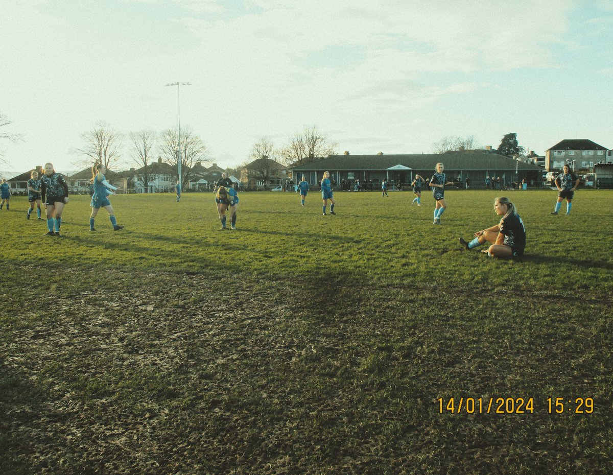 aekbocoladiesfc's tweet photo. ⚽️ DUGOUT PHOTOS 📸

Photos from the dugout from our loss 1-2 at home against @stvallierladies

Definitely more low key than usual...

#aekbocoladies #aekboco #disposableeffect #disposablephotoproject https://t.co/hYmAsgbr6s