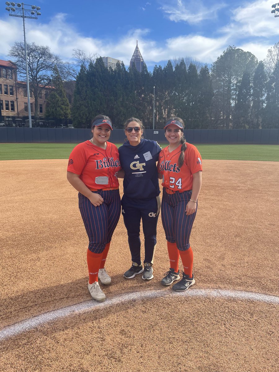ABaronci13's tweet photo. Thank you @GaTechSoftball so much for having me and hosting an amazing camp! I had so much fun and i’m so thankful for you all giving me the opportunity to learn the GT way! 🐝 @Coach_A_Mo @hunter_bunch10 @dixson_erin 
@ECBULLETS16u @ToddMayfield85 @antoniovega3_jr https://t.co/SePTWb8Jjb