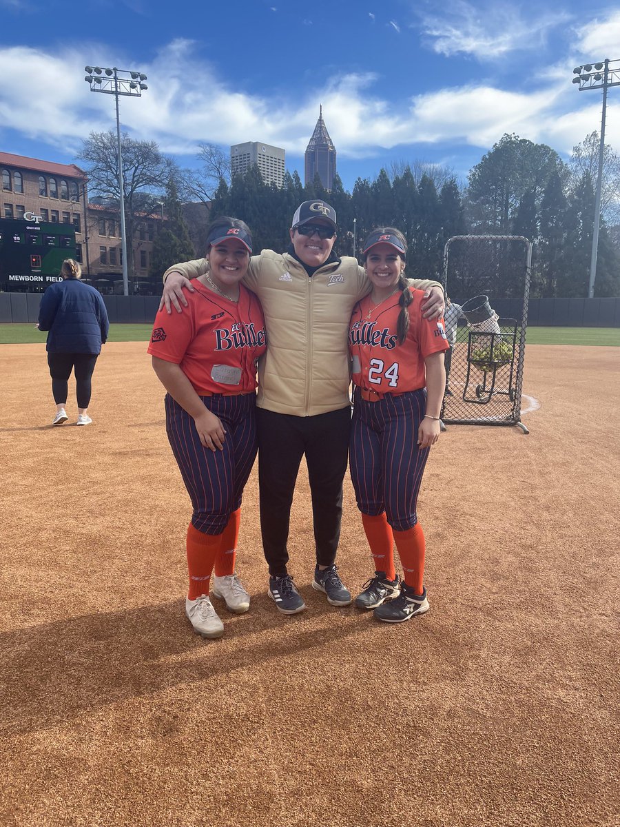 ABaronci13's tweet photo. Thank you @GaTechSoftball so much for having me and hosting an amazing camp! I had so much fun and i’m so thankful for you all giving me the opportunity to learn the GT way! 🐝 @Coach_A_Mo @hunter_bunch10 @dixson_erin 
@ECBULLETS16u @ToddMayfield85 @antoniovega3_jr https://t.co/SePTWb8Jjb