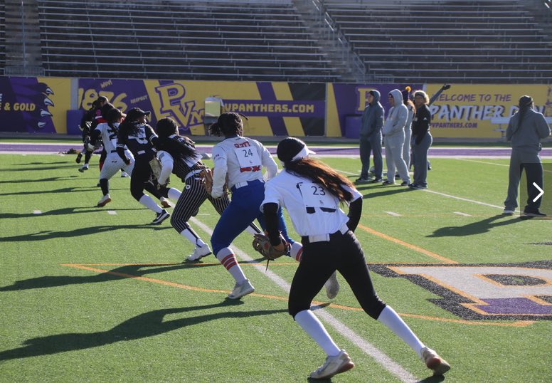 pvamusoftball's tweet photo. Starting off the year right with another successful camp! Thank you to all the campers and parents for coming out! 💜💛 https://t.co/QjqTKOeEAY
