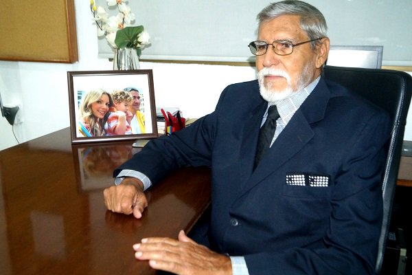 #Noticia 📰 | Presidente expresa condolencias por partida física de Winston Vallenilla padre goo.su/gFm8rv