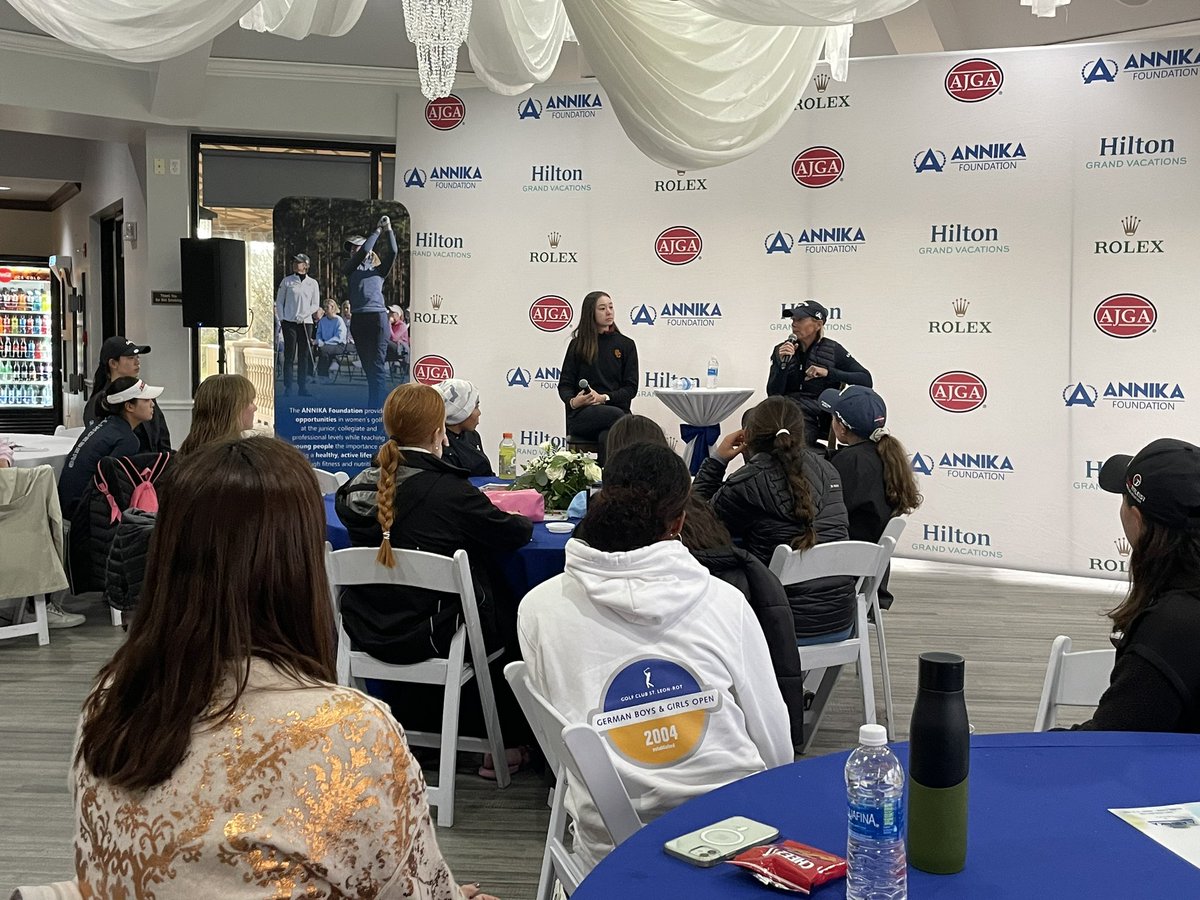 .@ANNIKA59 and #ANNIKAAlum, @katherinemuzi are conducting a Q&A for our @AJGAGolf players. She’s part of the ANNIKA Development Program and volunteered to help us. @GamecockWGolf @ANNIKA_Fdn #MoreThanGolf #ANNIKAInvUSA