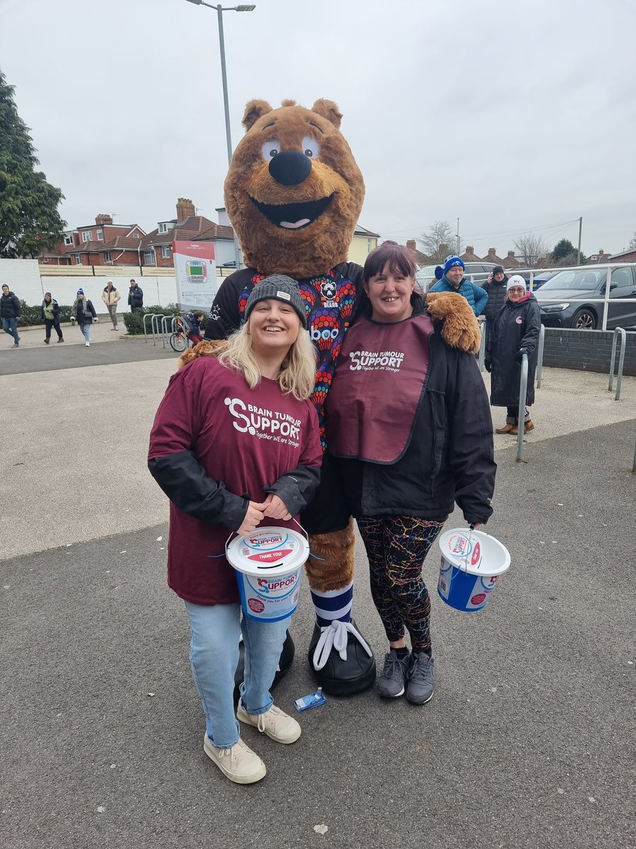 On Saturday 13th January the Bath half of Influential Stars volunteered to give Brain Tumour Support a hand with fundraising at the Bristol Bears Rugby game. 
Thanks for having us. We had a great time 🙏🏼 🏉🌟
#BrainTumourSupport #AshtonGate #InfluentialStars