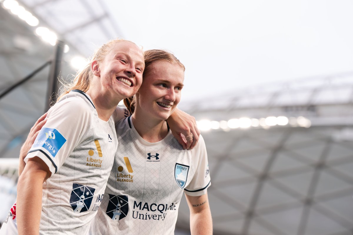 SydneyFC's tweet photo. These full time scenes 🙌

#SydneyIsSkyBlue | 📸 @AnnOdong https://t.co/kFGraCx0ET
