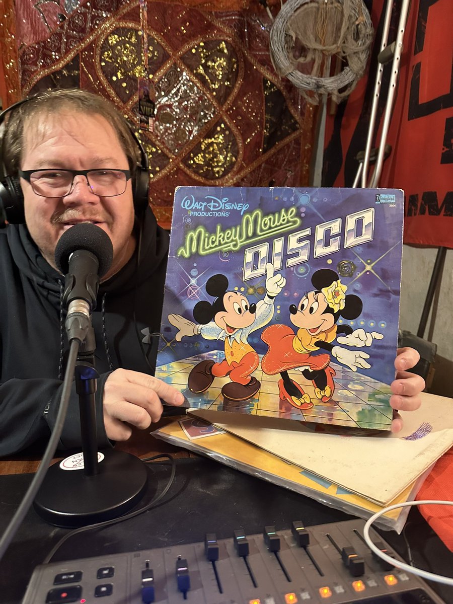 3noespodcast's tweet photo. If you ever wondered what a mid-life crisis looked like. @CountBechy
#machoduck https://t.co/IMgYUOGSOb