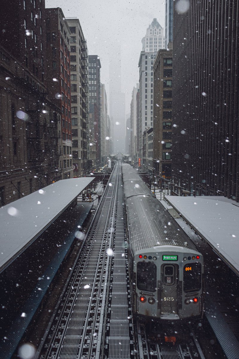 one of my all-time favorite winter shots 🥶❄️🚝