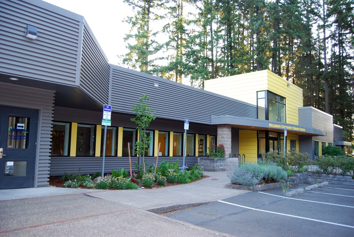 CityofHillsboro's tweet photo. A daytime warming center/charging location is open for residents without power: Sunday (2 to 6 pm) &amp; Monday (hours TBD).

Hillsboro Community Senior Center: 750 SE 8th Ave.

On TriMet route 57

Community members should bring charging devices with them. No pets permitted, please. https://t.co/fjpUNq4qCj