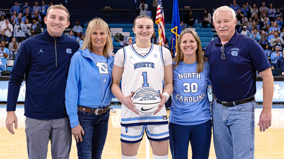 Let's hear it for #⃣1⃣ 👏 Before the start of today's game, we honored @alyssaustby for her recent triple-double, the first in program history! #GoHeels | #InPursuit