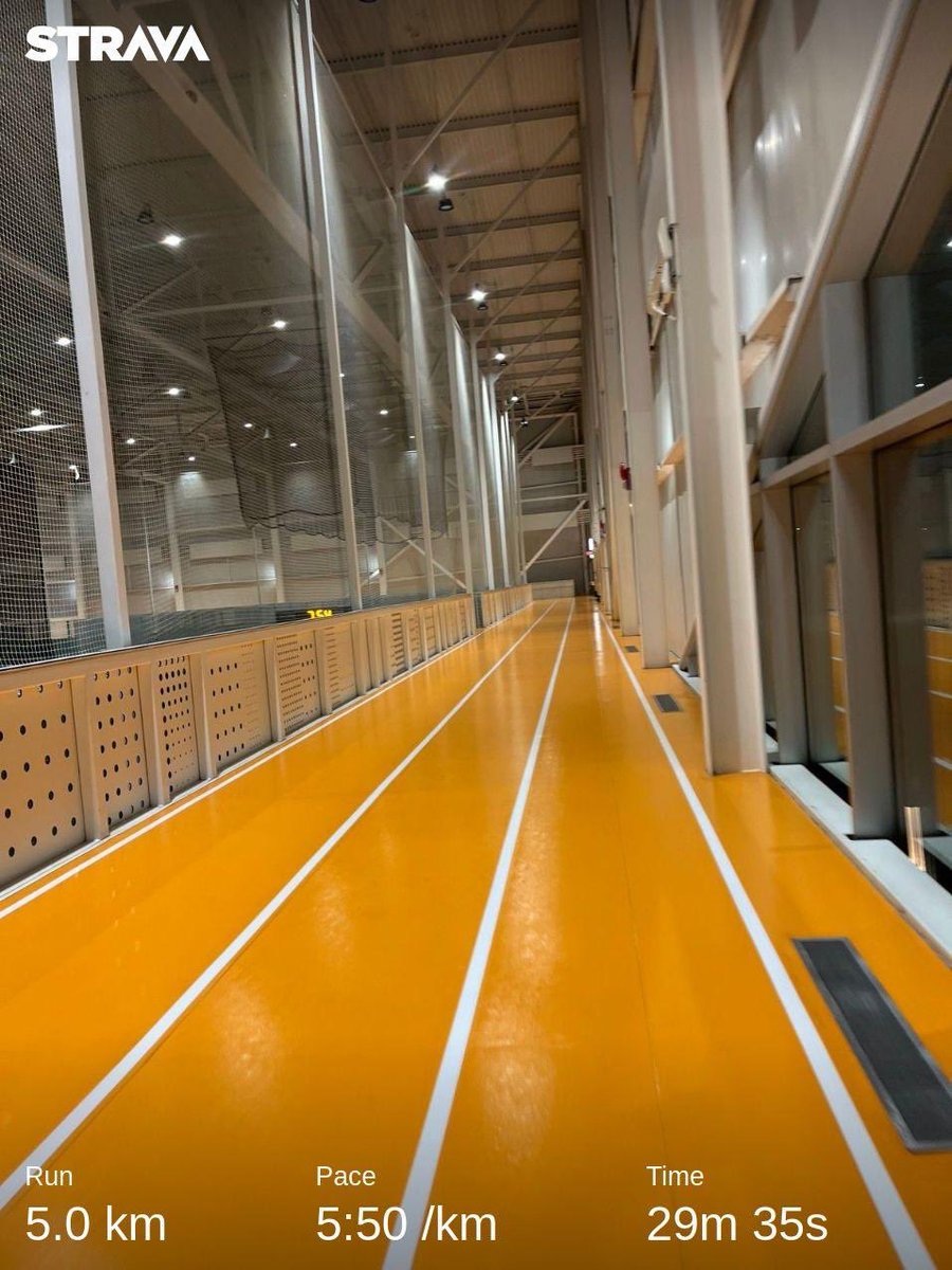 Caseychoma's tweet photo. A little recovery run on the track again, can't wait for this cold snap to end. The steam room is a bonus though, even with the orange repetitive orange track. #running #stilltocold #winterunning https://t.co/VBBos8Abyl