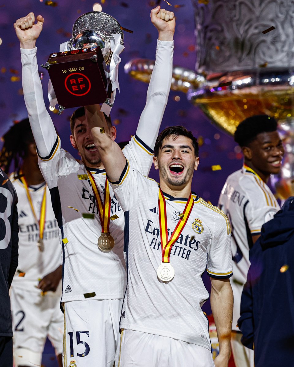 realmadridfra's tweet photo. 🏆 ✖️ 🤍 ✖️ 🎉 https://t.co/bjGy3FFFvQ