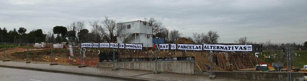 Señor <a href="/DefensorPuebloE/">Defensor del Pueblo</a> le pedimos los vecinos de vicalvaro que haga usted justicia. Meses pasando propuestas, solicitando soluciones y ser atendidos. Nos sentimos abandonados es inmoral un cantón en la puerta de nuestras viviendas. REUBICACION <a href="/NOCantonVicalv/">NO al Canton Vicalvaro_Salvemos Parque Forestal</a>