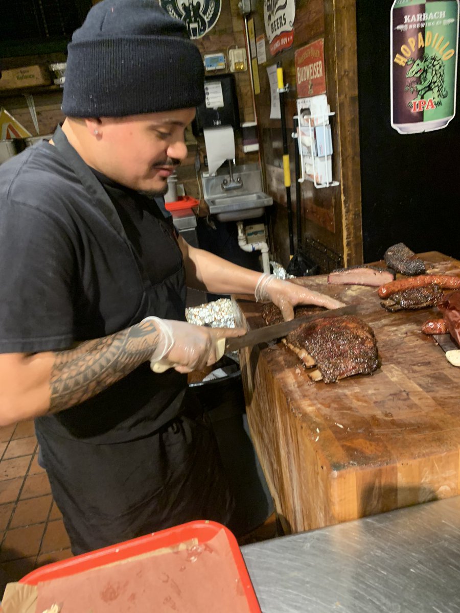 AubFox's tweet photo. When in Rome... #lowandslow @TerryBlacks_BBQ https://t.co/T50r6Y4eAo