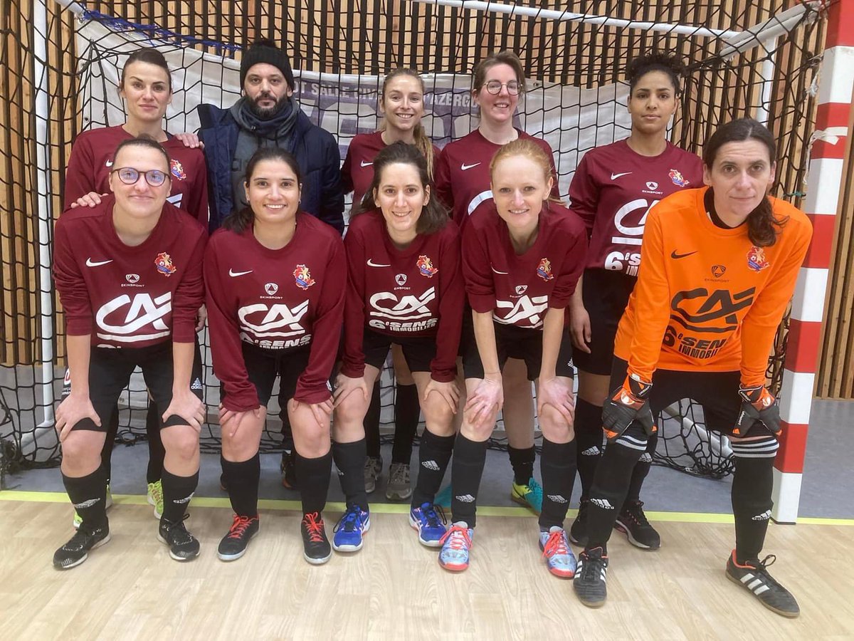 ClubGerland's tweet photo. Les seniors féminines du FC Gerland, habituées à évoluer dans le cadre du football à 11, ont décidé de participer au tournoi de la Coupe de Lyon et du Rhône Futsal Féminin à Civrieux d'Azergues. de futsal féminin. 🏆⚽ https://t.co/N15IYEKifO