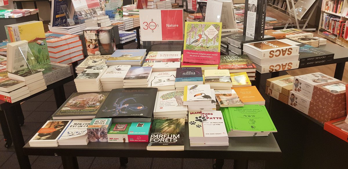 Mon livre Main dans la patte pour le meilleur et pour le pire est disponible à #LaGalerne à #LeHavre.
#chat 
#animaux 
#livres