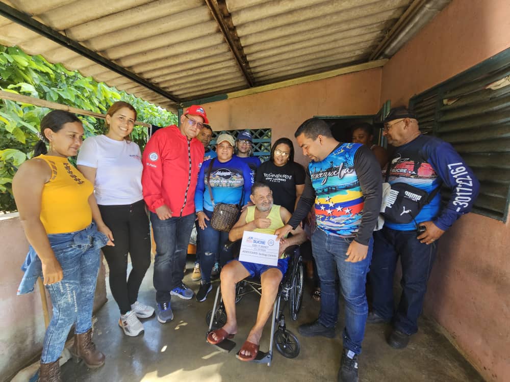 #Entérate | El señor Santiago Carreño, habitante de El Pajilla, en Cajigal, recibió una silla de ruedas gracias al reporte realizado a través del 1x10 del Buen Gobierno

#VenezuelaEnUniónYPaz