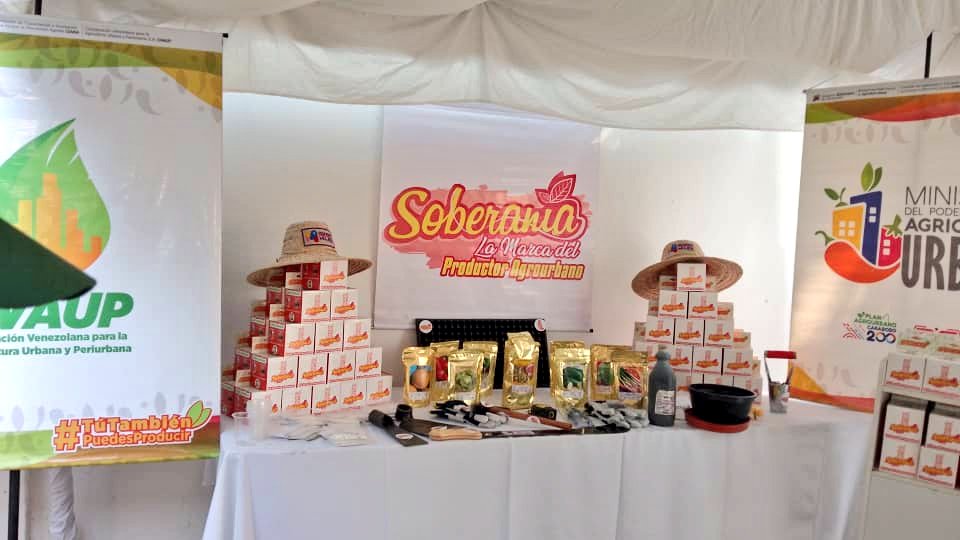 Corpoagrourbana's tweet photo. Llega la Feria Internacional de San Sebastián en el edo Táchira, también conocida como Feria Gigante de América y con la invitación del Gobernador @FreddyBernal  el @MinagrourbanaV estamos presentes con Soberanía, la marca del productor agrourbano.

#VenezuelaEnUniónYPaz https://t.co/5WhX3ZceIA