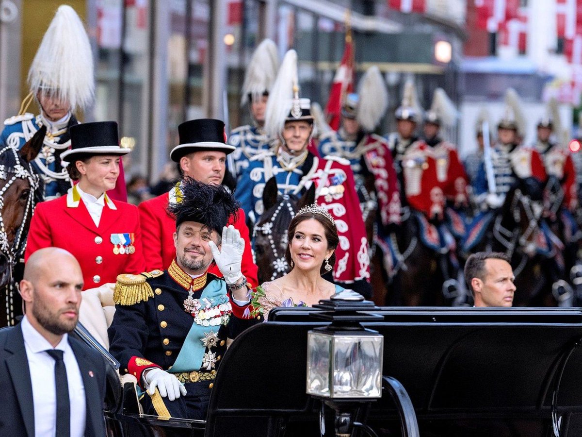 ThuilaLtd's tweet photo. LIST OF MALE NAME AND MEANING 

ANHITHSENN also ANHITHSCHEIDT 

MEANING; 
Frederik André Henrik Christian, Husband of Queen Mary, Son of Prince Henri and Queen Margrethe II, King Frederik X of Denmark

https://t.co/o0acaIyjOr

THUILA

#ANHITHSENN
#ANHITHSCHEIDT
#MALENAME
#THUILA https://t.co/U09JtQ0fG0