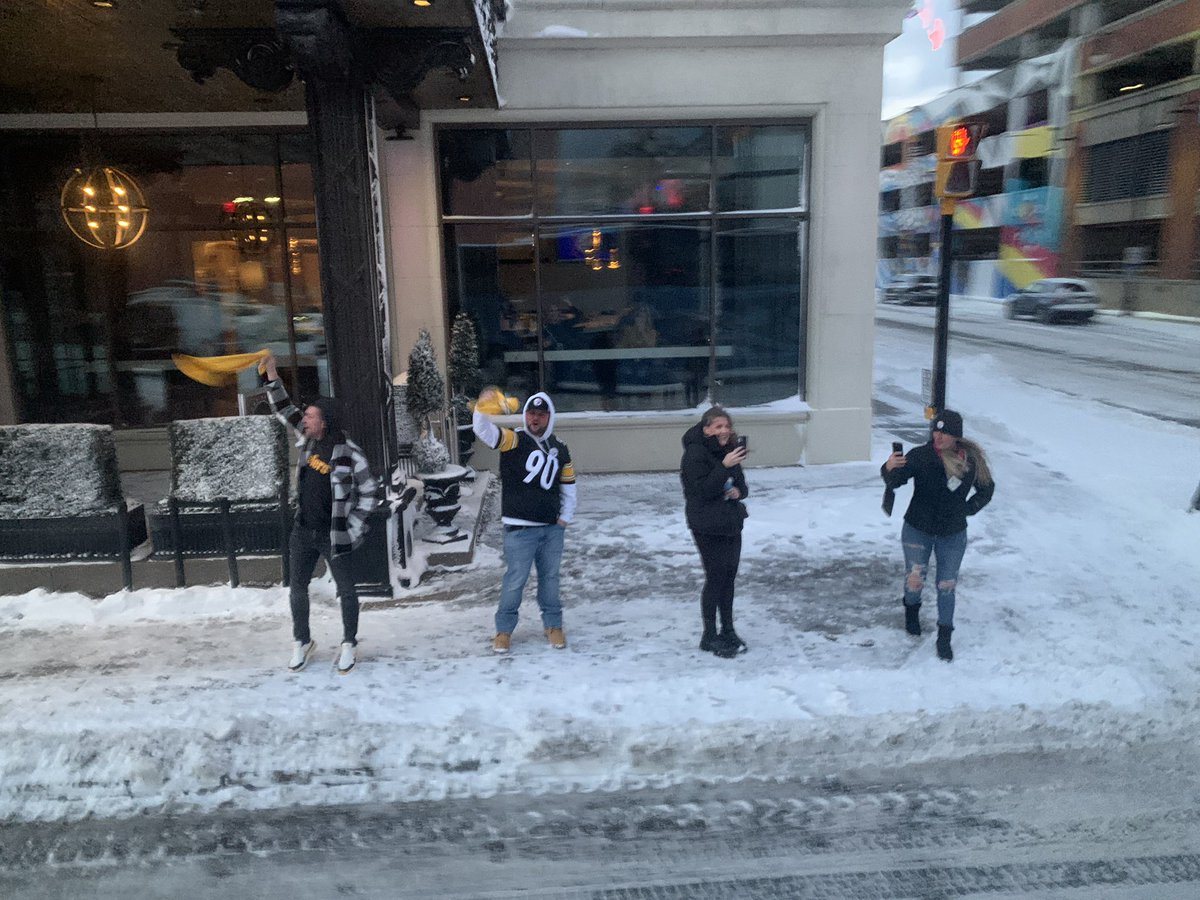 DVEMike's tweet image. Downtown Buffalo relatively deserted, except for …