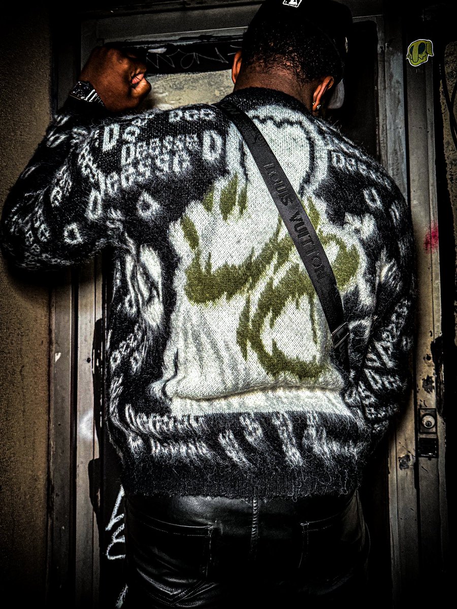 lesdeessedtx's tweet photo. Fuzzy Mohair “Snakes n’ Angels” Sweaters RELEASING 1/26/24‼️‼️🔥  

•Follow for Updates and Special Offers
•WORLDWIDE SHIPPING along with NEXT DAY SHIPPING
•CLICK on our Website in BIO to subscribe to our Newsletter for DISCOUNTS on NEXT PURCHASE https://t.co/Jo98mSECw9