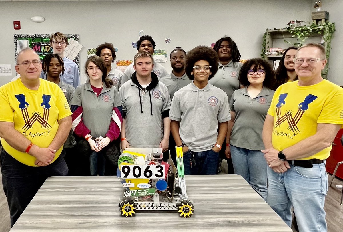 DJBarron1's tweet photo. ⁦@WestoverHS⁩ FIRST Tech Challenge Robotics Team 9063 is awesome!   Great job!  Let’s go to Smithfield Feb 3 regionals. Great1st timers. Collaboration w/ teams &amp; engineers NC.  HiYield strategies to the max. ⁦@DrVernonLowery⁩ ⁦@cte_ccs⁩ ⁦@tanekaewilliams⁩ https://t.co/RKVvLXh1Nb