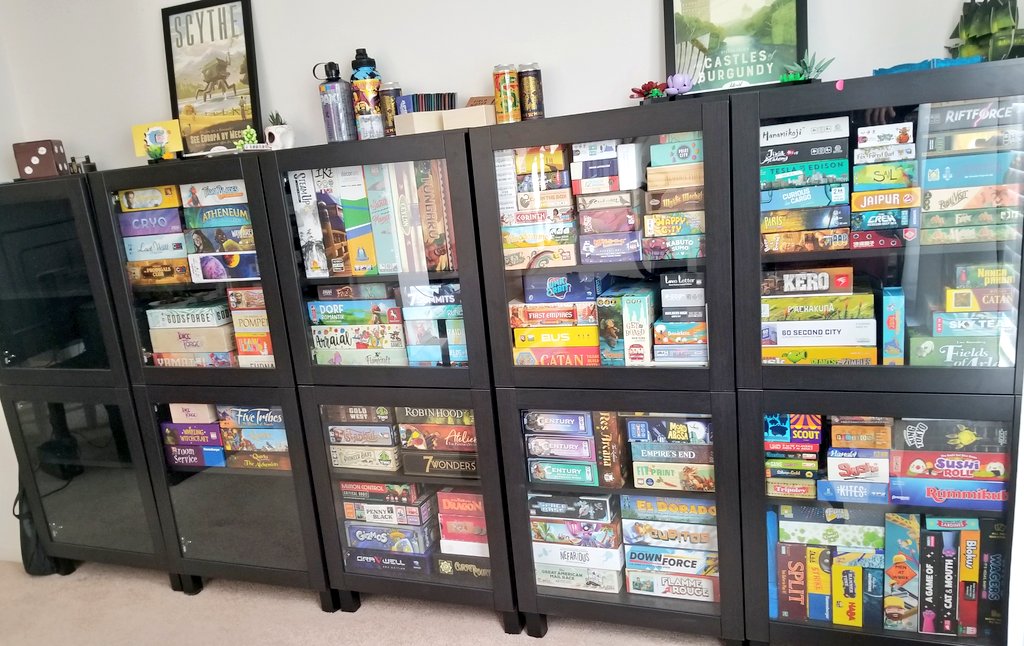 varianthex's tweet image. Reorganized the games shelves today, and added a metal rack for the culling annex 😄 (look at all those empty shelves... 👀)