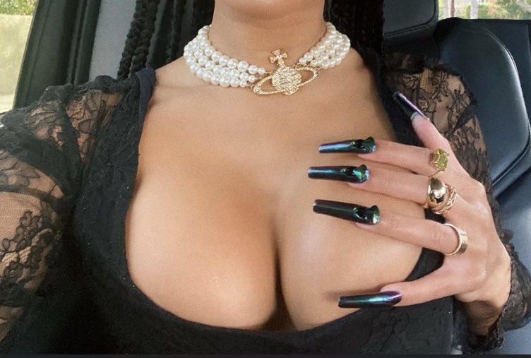 yerkyyyyerkyy's tweet photo. Tits or ass? https://t.co/HiB7KqYywU