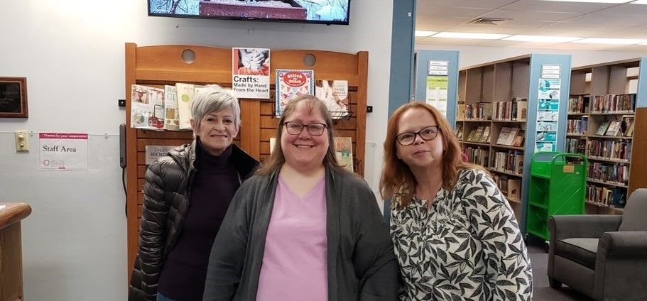 DCLS_Library's tweet photo. Last week the Elizabethville Area Library opened their doors on a Monday for the first time after changing their hours. Community member Kendra entered as their first customer and received a standing ovation from library staff! https://t.co/o8Ip6qgA5S