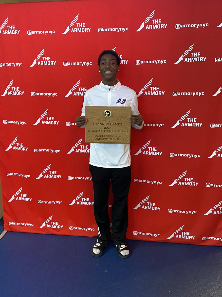 kaiden11white's tweet photo. Ran a big pr today in the 300 finals putting me 19th in the country and 3rd in the state. Also got “outstanding individual performer” award presented to me by the @ArmoryNYC . https://t.co/c76YH7wuC1