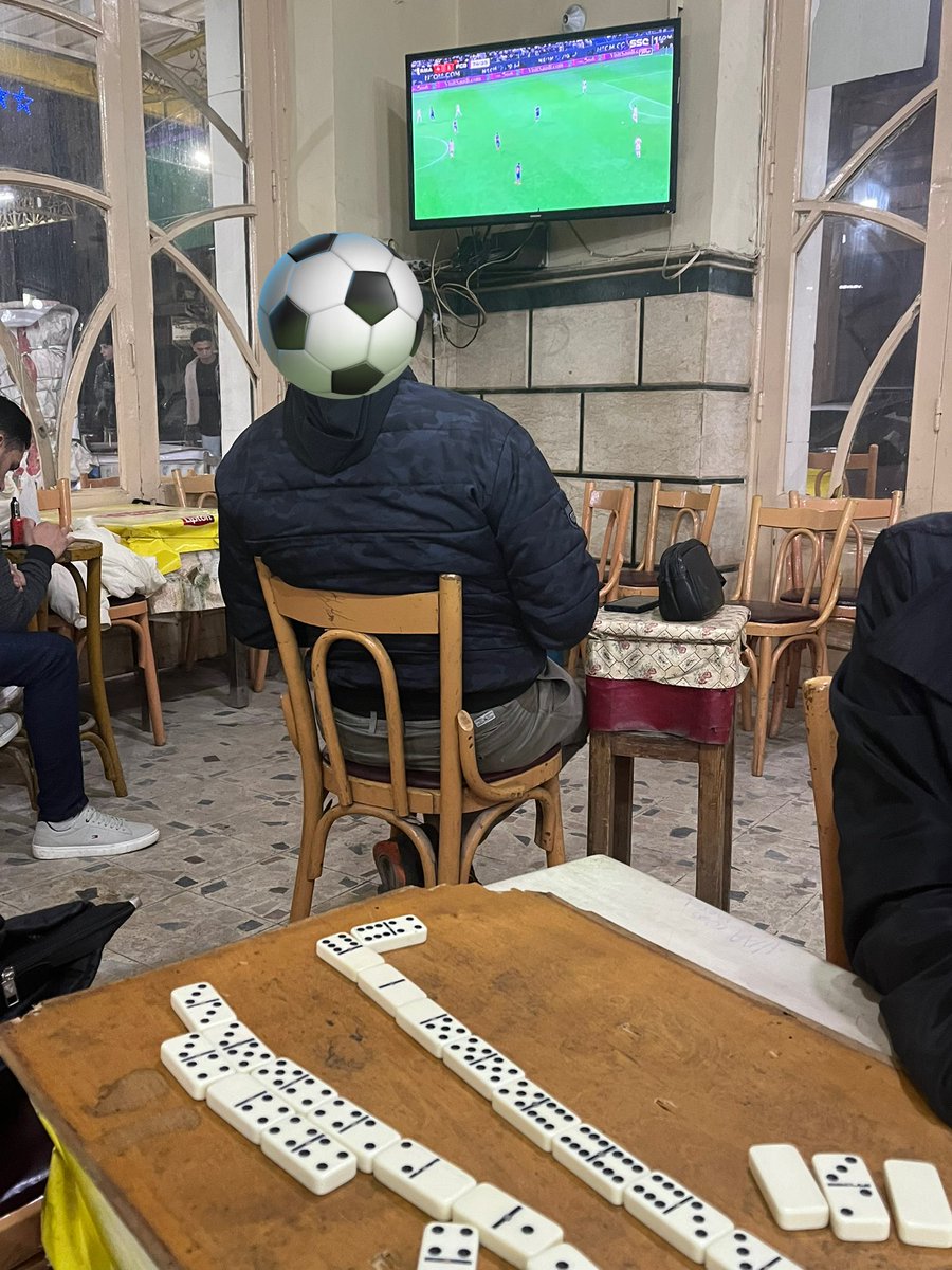 dentgehadz's tweet photo. الرجاله ليهم حق ميطلعوش من القهوه بجد 
يعني بنشوف الماتش ونلعب دومنو ونشرب شاي بالنعناع ب 15 جنيه بس !!! https://t.co/riryJ0Hnzp
