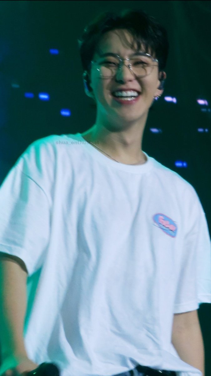 shua_enthusiast's tweet photo. LOOK HOW HAPPY HE IS 😭 HOSHI WE LOVE YOU SO MUCH OUR CUTE TIGER 🥺 https://t.co/RADOT5kAcc