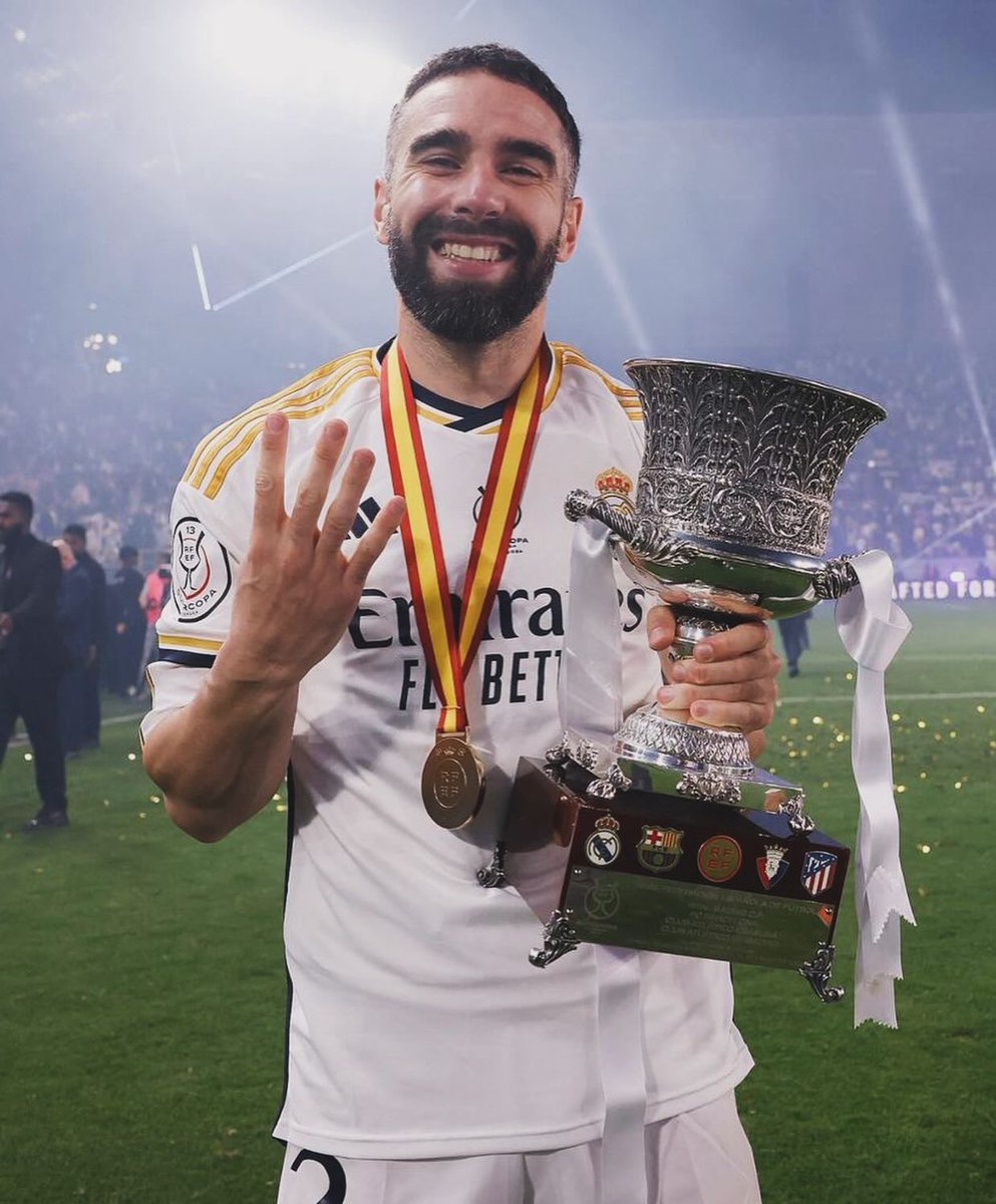DaniCarvajal92's tweet photo. Campeones 💪⚔️  ¡¡Hala Madrid!! 🏆🏆🏆🏆 https://t.co/3YnuCzzvt9